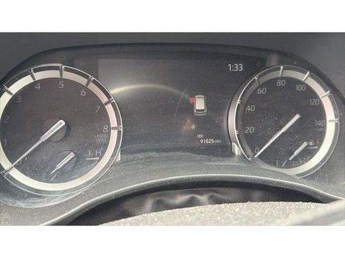 Used 2021 Toyota Highlander XLE FWD image 12