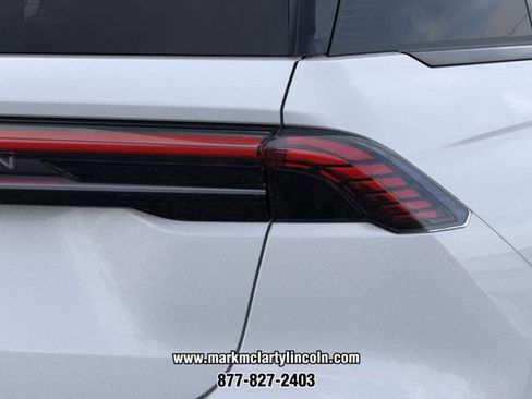 New 2026 Lincoln Nautilus Premier image 21