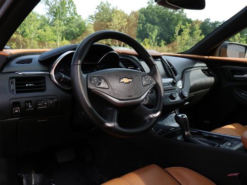 Used 2016 Chevrolet Impala LTZ w/ Enhanced Convenience Package FWD image 4