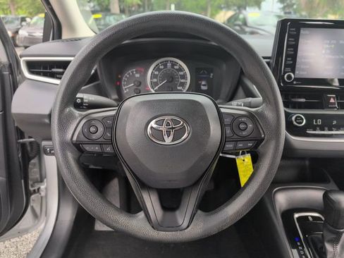 Used 2022 Toyota Corolla LE FWD image 12