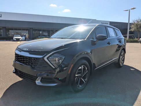 Used 2025 Kia Sportage LX image 8