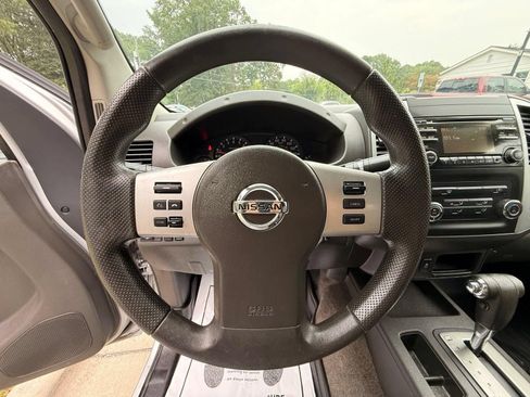 Used 2013 Nissan Frontier SV RWD image 27