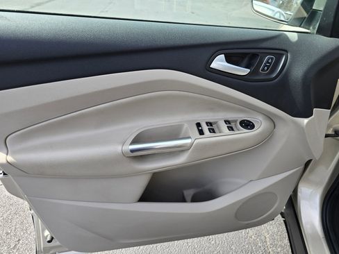 Used 2017 Ford Escape SE AWD/4WD image 14