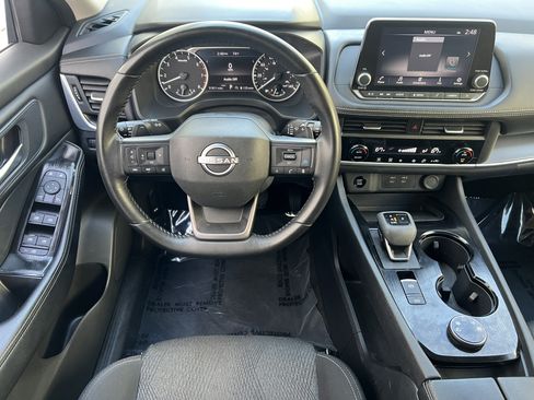 Used 2025 Nissan Rogue SV AWD/4WD image 30