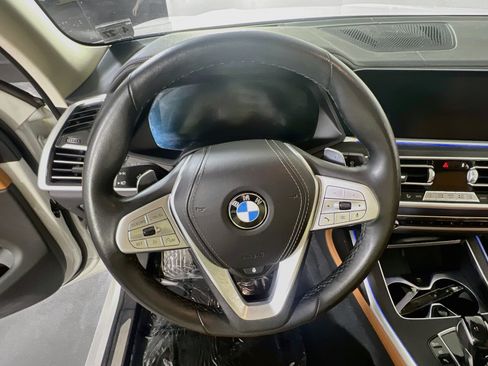 Used 2022 BMW X7 xDrive40i w/ Premium Package AWD/4WD image 11