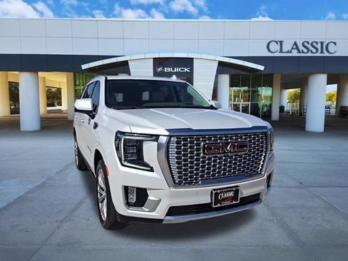 Used 2022 GMC Yukon Denali w/ Denali Premium Package AWD/4WD image 2