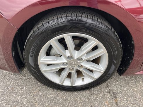 Used 2013 Toyota Avalon image 9