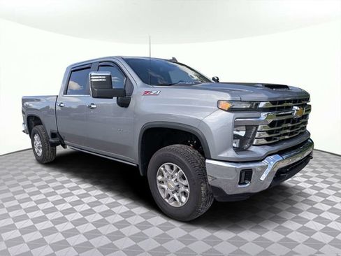 Used 2026 Chevrolet Silverado 2500 LT w/ Safety Package AWD/4WD image 2