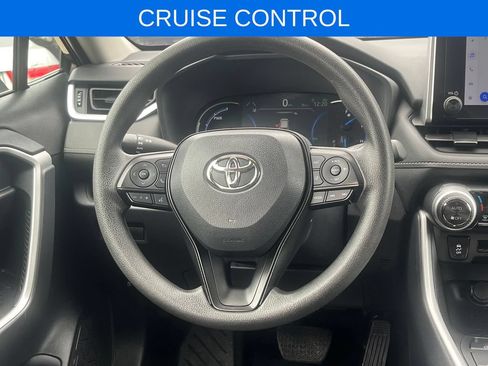 Used 2025 Toyota RAV4 XLE AWD/4WD image 6