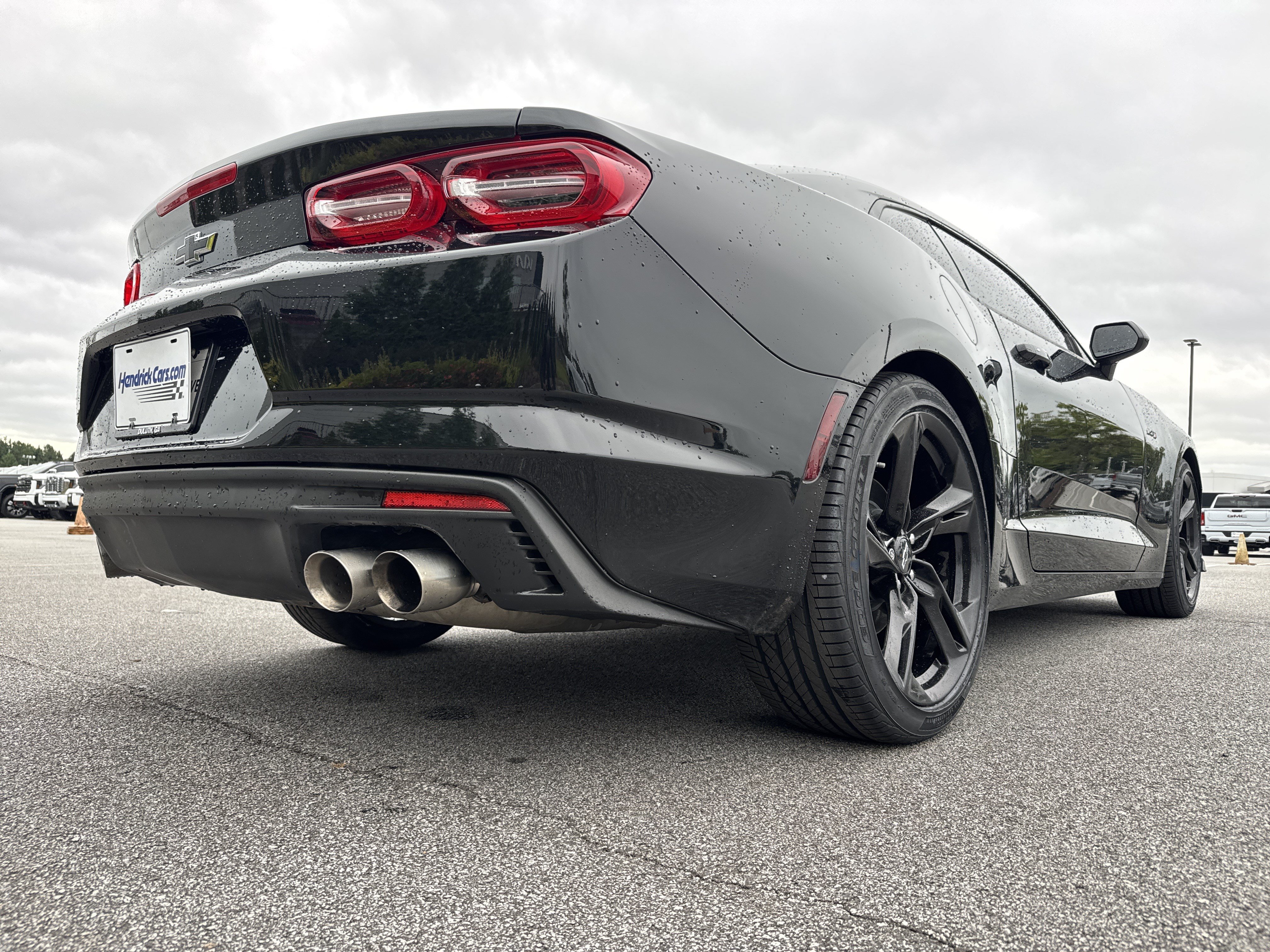 Used 2023 Chevrolet Camaro LT RWD image 9