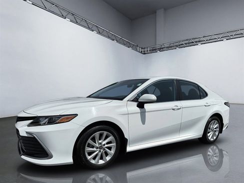 Used 2023 Toyota Camry LE AWD/4WD image 10
