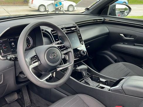 Used 2024 Hyundai Santa Cruz SE image 2