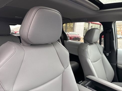 New 2026 Toyota Sienna XLE image 11