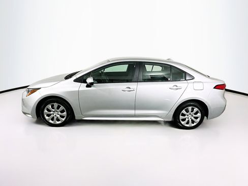 Used 2026 Toyota Corolla LE image 4