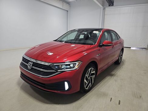 Used 2024 Volkswagen Jetta SEL FWD image 2