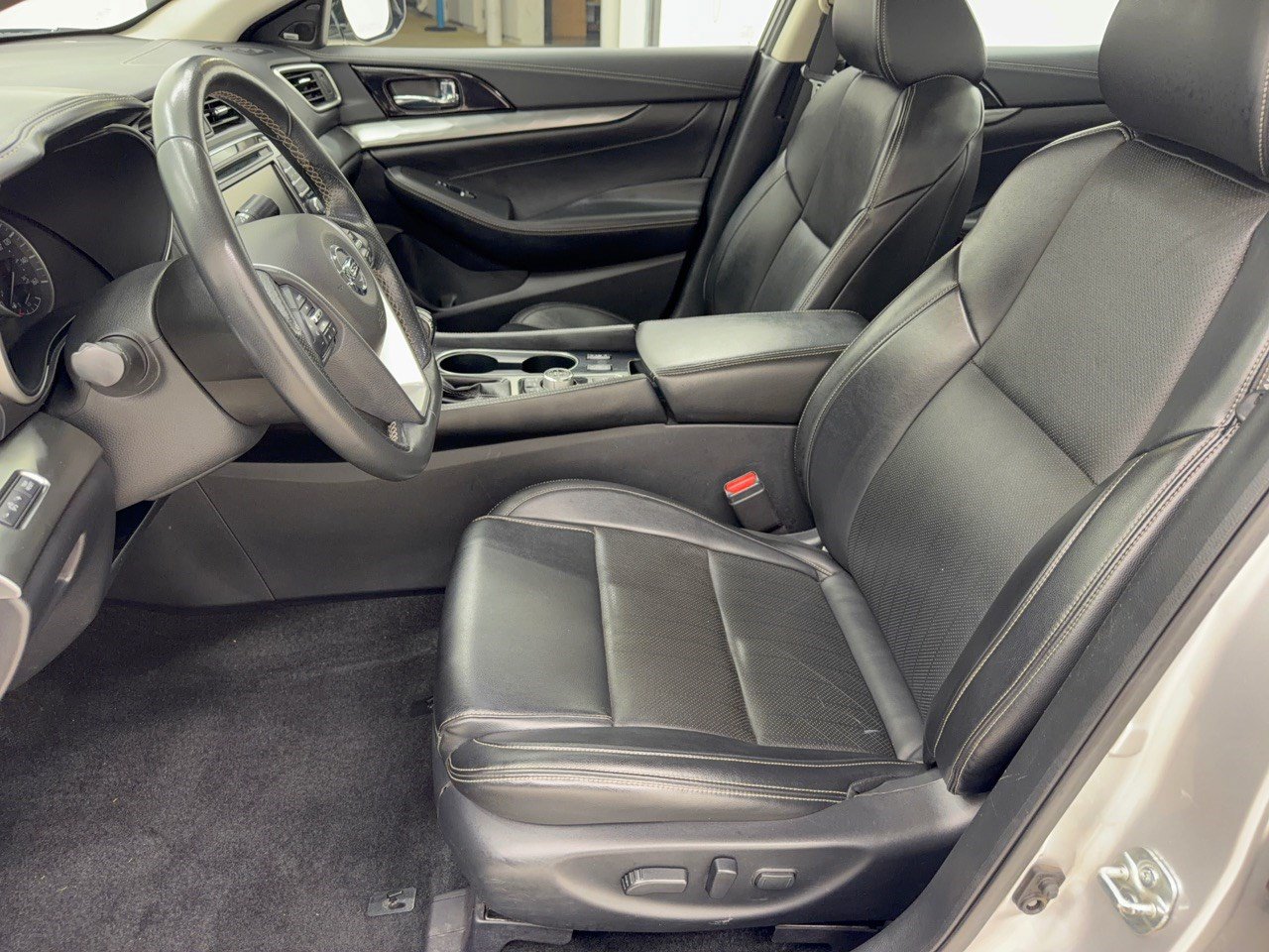 Used 2020 Nissan Maxima 3.5 SL w/ Floor Mat Group FWD image 5