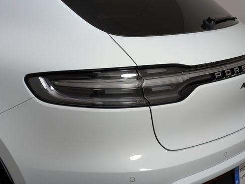 Certified 2026 Porsche Macan AWD/4WD image 29