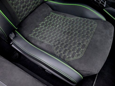 Used 2023 Lamborghini Huracan Tecnica image 8