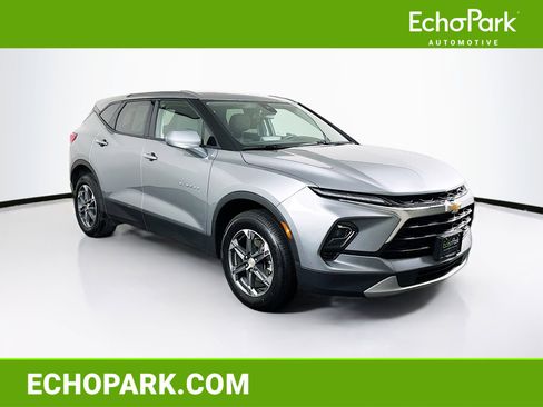Used 2025 Chevrolet Blazer LT FWD image 1