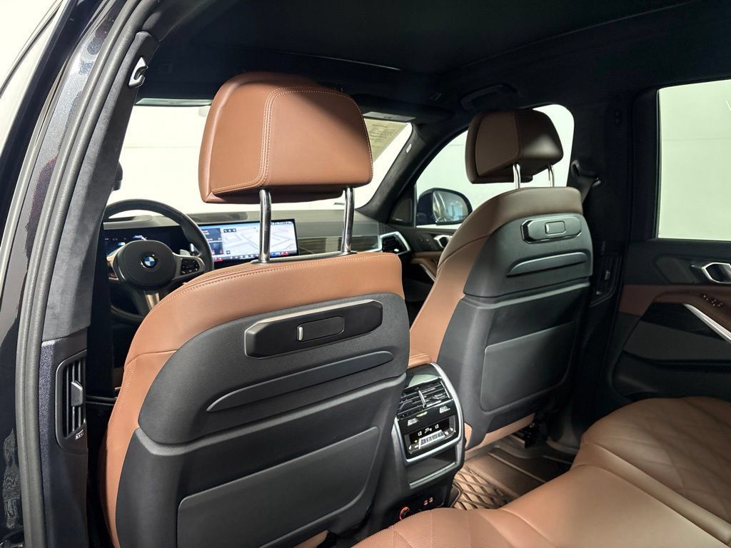 Certified 2026 BMW X7 xDrive40i w/ Executive Package AWD/4WD image 32