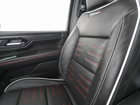 Used 2025 GMC Yukon AT4 Ultimate image 33