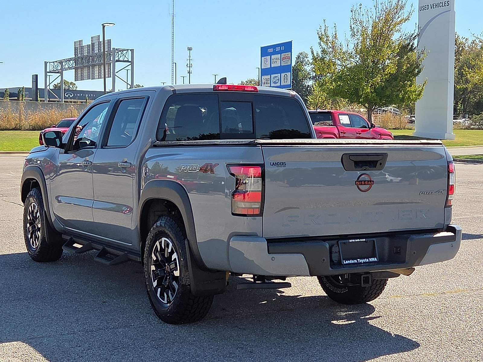 Used 2022 Nissan Frontier PRO-4X AWD/4WD image 4