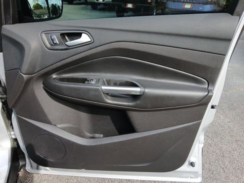 Used 2017 Ford Escape SE w/ Equipment Group 201A image 15