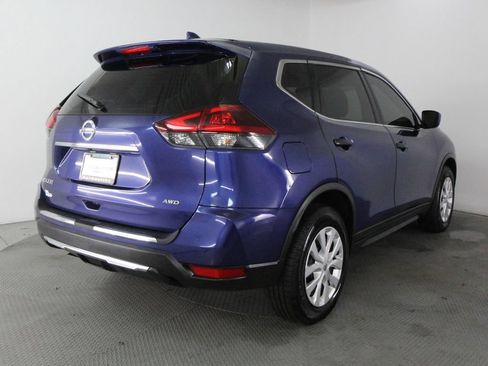 Used 2018 Nissan Rogue S AWD/4WD image 9