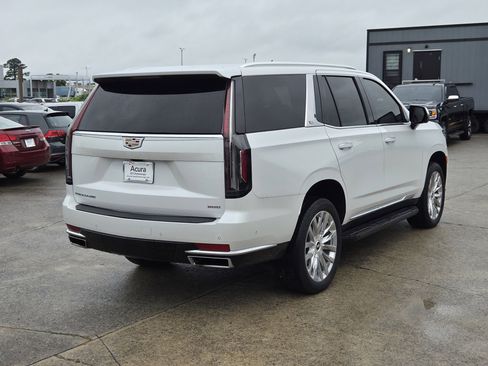 Used 2023 Cadillac Escalade Premium Luxury w/ LPO, Floor Liner Package AWD/4WD image 4