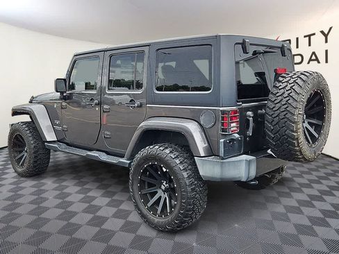 Used 2016 Jeep Wrangler Unlimited Sahara w/ Connectivity Group AWD/4WD image 6