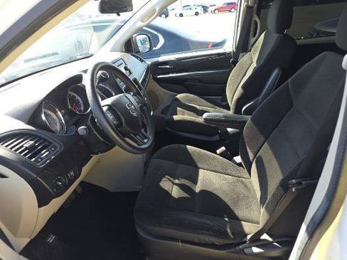 Used 2017 Dodge Grand Caravan SE image 8