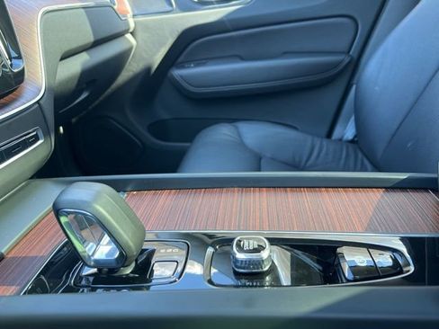 Certified 2023 Volvo XC60 B5 Plus image 34