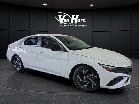 Used 2025 Hyundai Elantra Sport FWD image 1