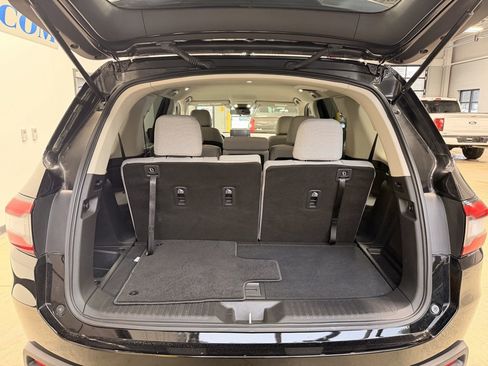 Used 2024 Honda Pilot LX image 7