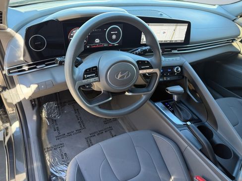 Used 2024 Hyundai Elantra SEL image 15