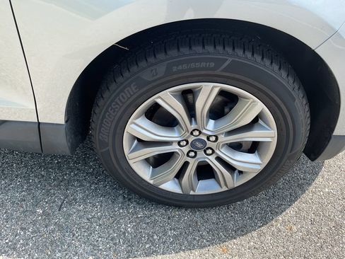 Used 2022 Ford Edge Titanium AWD/4WD image 11