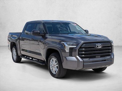 Used 2023 Toyota Tundra SR5 w/ SR5 Premium Package AWD/4WD image 3