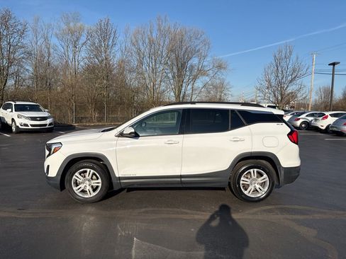 Used 2020 GMC Terrain SLE w/ Driver Convenience Package image 4