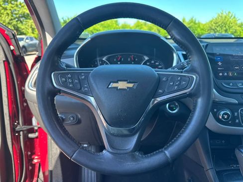 Used 2020 Chevrolet Equinox Premier FWD image 24