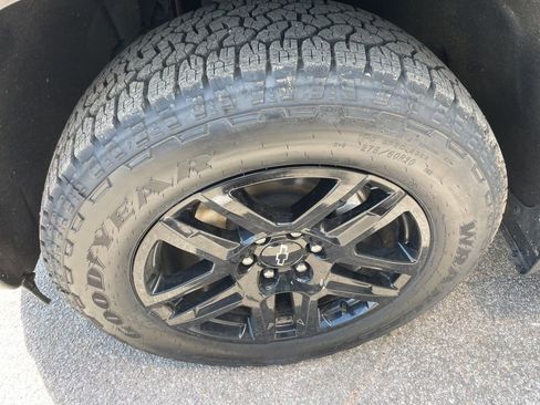 Used 2023 Chevrolet Silverado 1500 RST w/ Z71 Off-Road Package AWD/4WD image 12