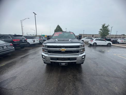Used 2018 Chevrolet Silverado 2500 LT w/ LT Convenience Package AWD/4WD image 2