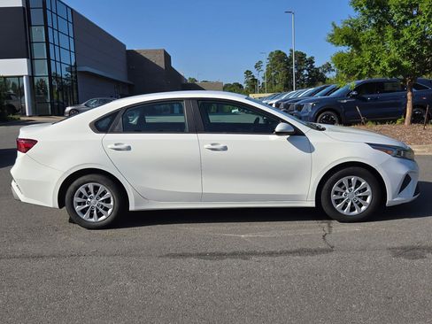 Used 2022 Kia Forte Sedan FWD image 8