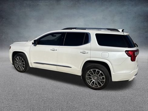 Used 2021 GMC Acadia Denali w/ Denali Technology Package image 3