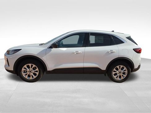 Used 2024 Ford Escape Active AWD/4WD image 2