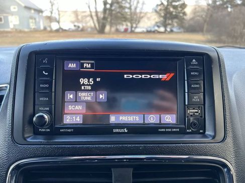 Used 2019 Dodge Grand Caravan SE FWD image 16