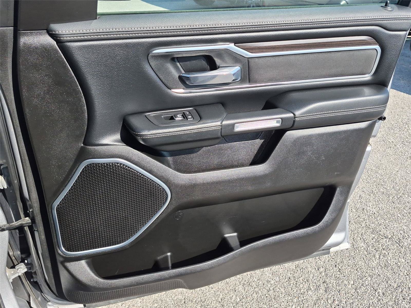Used 2025 RAM 1500 Laramie AWD/4WD image 37