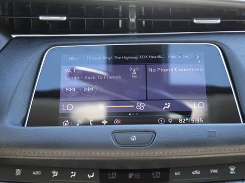 Used 2019 Cadillac XT4 Luxury AWD/4WD image 20
