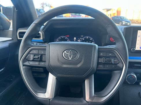 Used 2025 Toyota Tacoma TRD Off-Road image 25