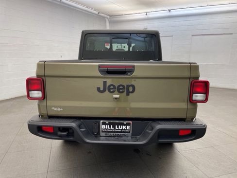 New 2026 Jeep Gladiator Sport image 4