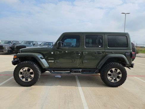 Used 2021 Jeep Wrangler Unlimited Sahara AWD/4WD image 6
